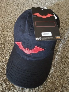 The Batman Movie DC WB Concept One Negro Exclusivo Sombrero con Correa Nuevo con Etiquetas - Imagen 1 de 9