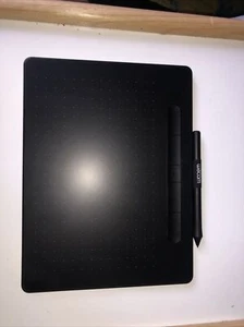 Wacom Intuos M Bluetooth-Grafiktablett - Schwarz (CTL-6100WLK-S) - Bild 1 von 2