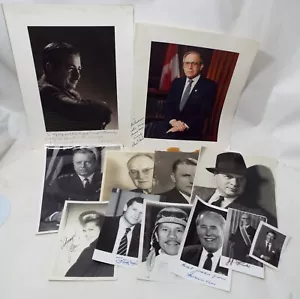 12 FOTOGRAFÍAS AUTÓGRAFOS SURTIDAS figuras públicas de actores de jockey político - Imagen 1 de 20