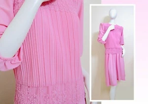 Vestido Vintage Años 70 Retro Femenino Encaje Taffy Rosa Acordeón Cuerpo en Capas S 34 - Imagen 1 de 7