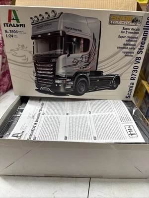 Italeri 1/24 Scale Model Kit 3906 Scania R730 V8 Streamline Truck Silver Griffin - Image 1 of 3