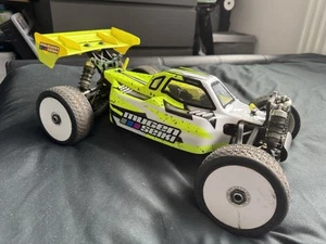 Mugen MBX8R ECO 1/8 Off-Road E Buggy Roller Sin Electricidad Coche de Carreras Rc - Imagen 1 de 19