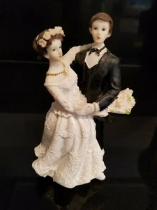 Cake Topper Wedding Ceremony Bride and Groom Dancing Resin Cake Figurine Decor - Picture 1 of 1