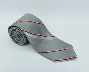 The American Edition Collection grau rot gestreifte Krawatte H ~ 1 1/2 "E ~ 3 1/4" L ~ 57 - Bild 1 von 3