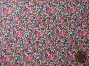 Remnant BETSY ANN  E - FLOWERS - Liberty Tana Lawn Cotton approx 67 x 18 cm - Picture 1 of 3
