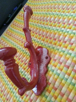 Gancho para abrigo grande de hierro fundido resistente de 10" H para sombreros herrajes para granja  Foto 1 de 4