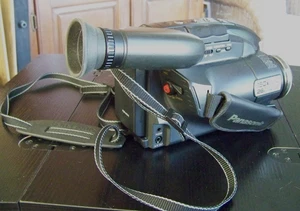 Panasonic Palmcorder Model PV-L579 VHS Tested W/ Charger Tested Works Fine - Picture 1 of 11