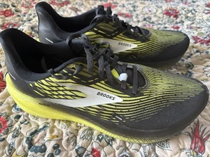 Brooks Hyperion Max Mujer 8.5 Negro y Amarillo Usado Una Vez - Imagen 1 de 5