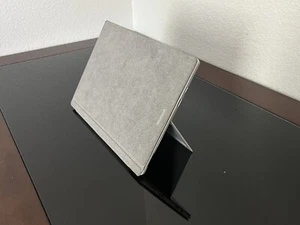 Microsoft Surface Pro 5 128 GB, Wi-Fi, 12.3 inch - Silver - Picture 1 of 6