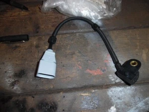 Camshaft Rotation Position CAM Sensor - Audi VW Seat Skoda 2.0 TDI - 03G957147C - Picture 1 of 2