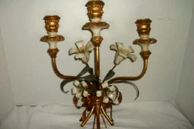 ITALIAN TOLE HOLLYWOOD REGENCY GILT BOW CANDLE SCONCE WHITE LILIES WOOD CUPS - Image 1 of 4