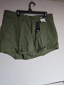 LEE WOMENS OLIVINE MID RISE 4” INSEAM HERITAGE CARGO SHORTS Size 16W NWT - Picture 1 of 7