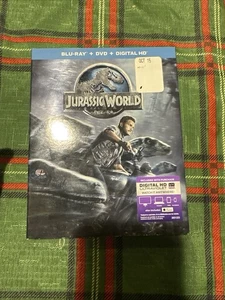 Jurassic World (Blu-ray, DVD, Digital, 2015) - Like New! - Foto 1 di 5