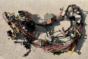 Arnés interior caja de fusibles aire acondicionado Ford Mustang 1974-1978 V8 302 Mustang II - Imagen 1 de 9