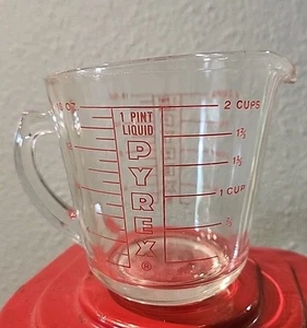 Vintage PYREX D manico #516 misurino in vetro scritta rossa 16 oz/2 tazza. o - Foto 1 di 8