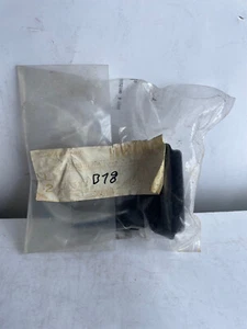 Mercedes-Benz Halter Lower Bracket Genuine A2106267014 - Bild 1 von 2