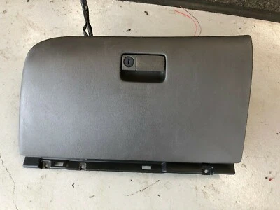 GUANTERA INFINITI Q45 1997-2001 OEM negra Foto 1 de 4