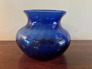 Illusions Cobalt Blue Indiana Glass~ Swirl Vase #30194 4" Tall - Picture 1 of 6