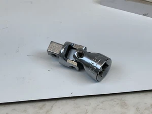 BLUE GRASS 3475, 3/8 Drive Flex/Universal Socket Adapter, USA - Blue - Picture 1 of 6