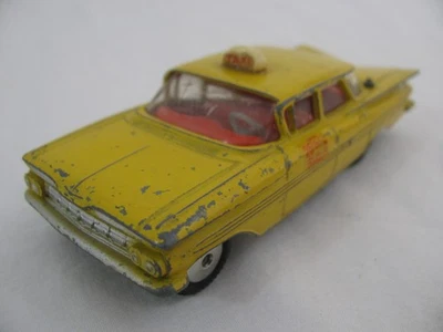Vintage Juguetes Corgi Gran Bretaña Escala 1/43 Amarillo Chevrolet Impala Taxi ¡Leer! Foto 1 de 4