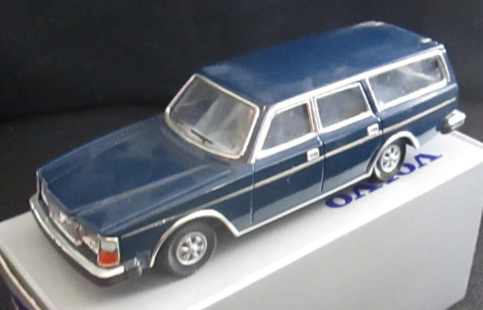 wonderful and unique modelcar 1:32  VOLVO 265DL ESTATE LHD 1979 - darkblue - - Image 1 of 4