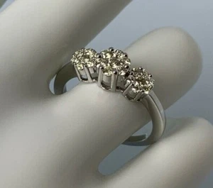 ANILLO ILUSIÓN TRIA 14 Kt. ORO BLANCO CON DIAMANTES aprox. 0,85 Ct. ¡LIJADO BRILLANTE! - Imagen 1 de 10