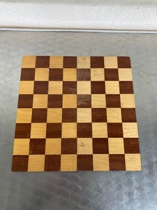 ANCIEN JEU DE D ECHECS PLIANT DE VOYAGE BOIS ET TOILE - Photo 1/3