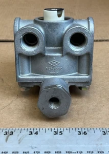 Válvula de relé Bendix R-14 P/N T-294826-A, T-294859-D - Imagen 1 de 13