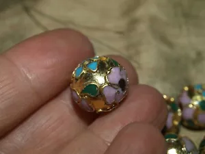 ONE Grande Vintage Smalto Cinese Cloisonné Oro Perline Foglie Fiori Tondo 14mm - Foto 1 di 10
