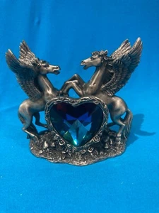 MYTH AND MAGIC - ROMANCING THE PEGASUS - TUDOR MINT - FIGURE . - Picture 1 of 2