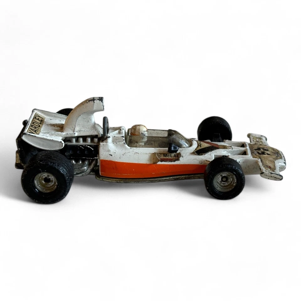 Coche de carreras fundido a presión Corgi Whizzwheels Yardley McLaren-Ford M19A F1 de colección Foto 1 de 4