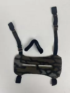 Vintage Arm Guard Bow Hunting Archery Camouflage Pattern Adjustable Adult Unisex - Picture 1 of 7