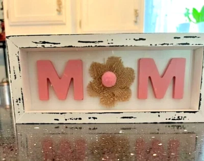 Hermosa caja de sombras Shabby Chic Mom (rosa, con marco blanco) Foto 1 de 4