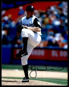 RYAN DEMPSTER SIGNED 8X10 PHOTO - FLORIDA MARLINS - Picture 1 of 1