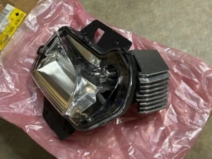 NEW 2013-17 Cadillac XTS Bumper Driving Fog light LED Lamp 20874077 LH - Picture 1 of 11