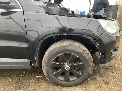 Used Front Right Fender fits: 2011 Volkswagen Tiguan flat fender moulding Front - Изображение 1 из 4