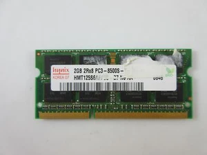 Mémorie Ram SO-DIMM 2 GB PC3-8500S HYNIX HMT125S6AFP8C-G7 Original - Picture 1 of 1
