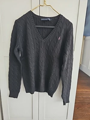 Suéter Polo Ralph Lauren de algodón con cuello en V tejido con cable.  Negro. Talla grande.  Foto 1 de 3