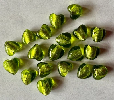 19 Vintage GREEN Foiled Lampwork Heart Beads Boho DIY Earrings 10-11.5mm - Image 1 of 2
