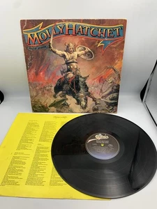 MOLLY HATCHET Beatin’ The Odds LP in vinile di Epic autografato/firmato dalla band vintage - Foto 1 di 21