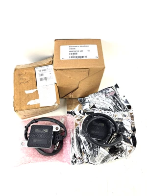 Par de sensores de NOx originales nuevos Volvo D13 entrada de entrada 22303391 22303390 Foto 1 de 4