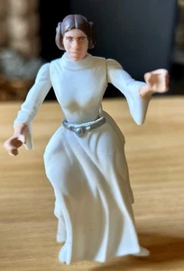 Star Wars Princess Leia Action Figurine 1990’s With Skirt Disney - Picture 1 of 4