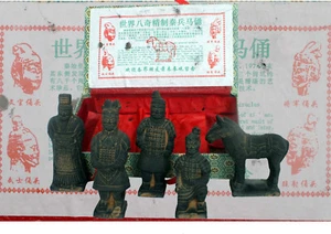 China’s Terra Cotta Army Replica Figures Xian 5 Souvenir Shanghai 6" Art Statues - Bild 1 von 12