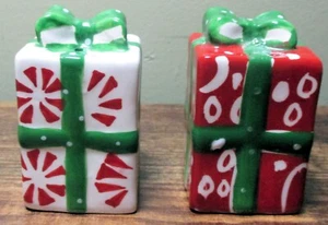 Bunte Salz- & Pfefferstreuer "Weihnachtsgeschenke" mit passendem Tablett - Bild 1 von 4