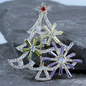 Christmas Tree White CZ Stone Crystal Brooch Pin Brass Holiday Gold Tone X332 - Picture 1 of 5