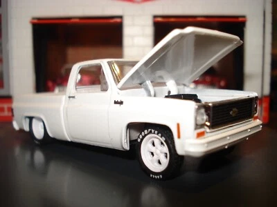 1973 CHEVROLET CUSTOM 10 "CAROLINA SQUAT" CUSTOM EDITION SQUARE BODY 1/64 M2 - Image 1 of 4