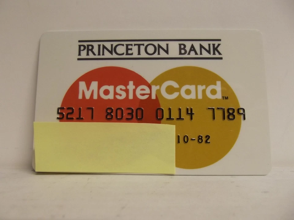 Tarjeta de crédito Master Charge 1982 vintage, Princeton Bank, sin firma, #322 Foto 1 de 4
