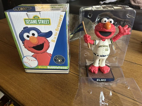 2022 MILWAUKEE BREWERS ELMO "SESAME STREET" BOBBLEHEAD SE SGA ~ NIB Cover
