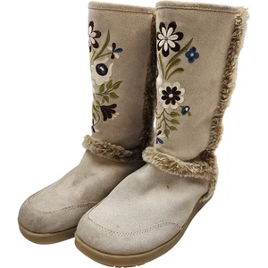 Report Nanuk beige Wildleder Blumen bestickt Kunstfellbesatz Stiefel Größe 8,5 Boho - Bild 1 von 10