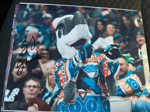 SJ Sharkie San Jose Sharks NHL Maskottchen signed 8x10 Foto - Bild 1 von 1